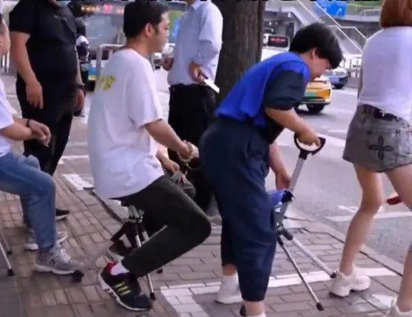 了双11爱上了“老年严选”OG真人这届脆皮年轻人抛弃(图1)