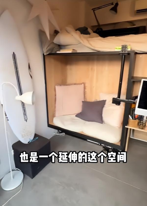 平米晚上睡衣柜顶客厅宽敞还有大阳台OG真人女子香港花近400万买15(图5)